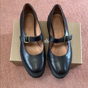Madewell Black Leather Flats with Modern Mary Jane Design